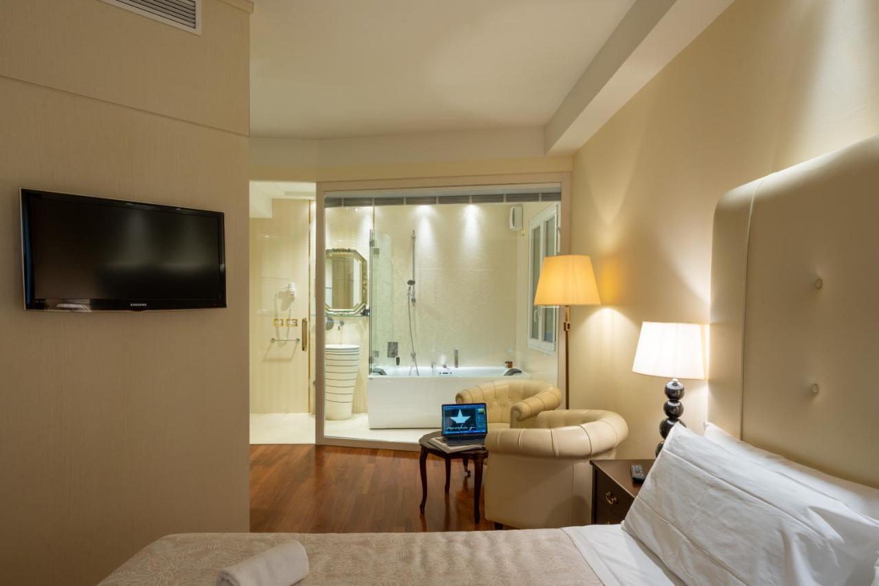 M House 4*